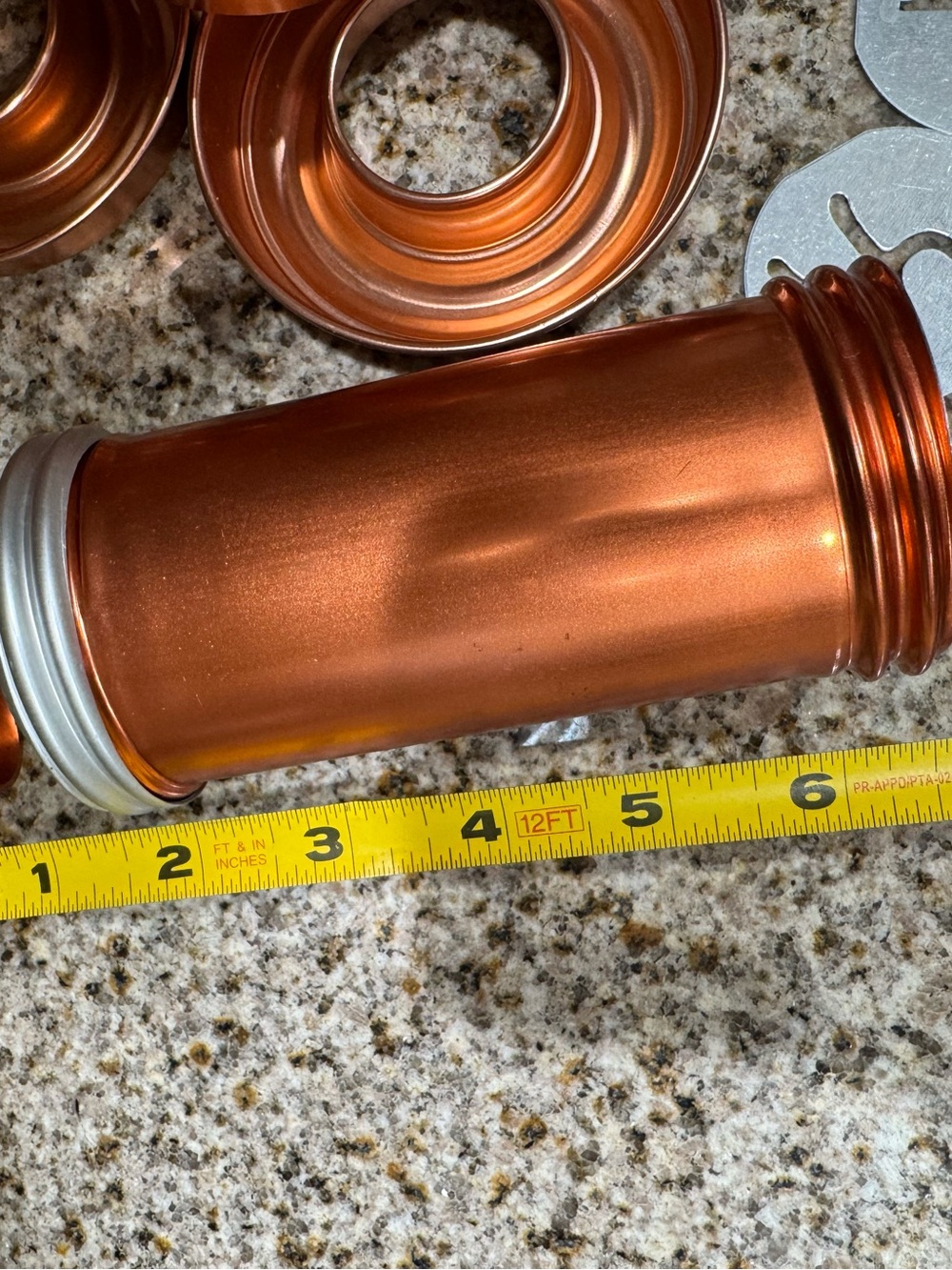 Vintage copper kitchen bundle: salt & pepper, molds & cookie press - Picture 15 of 16